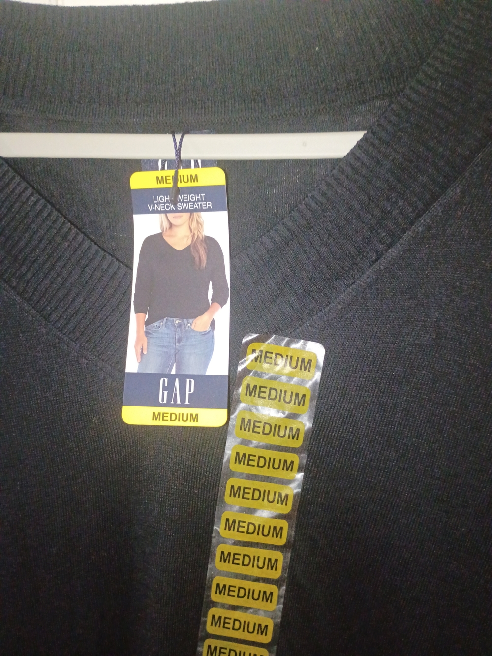 GAP Women’s Black V-Neck Sweater - Picture 4 of 5